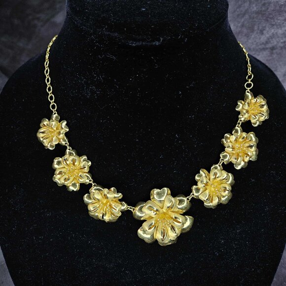 Radiant 22k Yellow Gold Flower Necklace - Picture 8 of 11